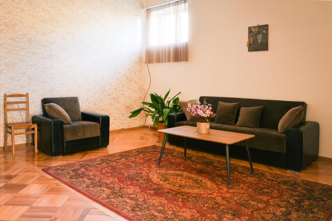 Hotel Classic Telavi Buitenkant foto